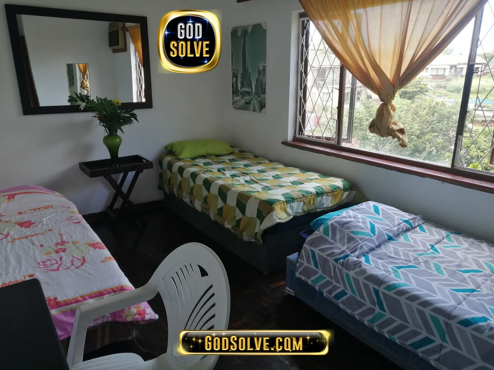 quiet accommodation for trainees durban room image